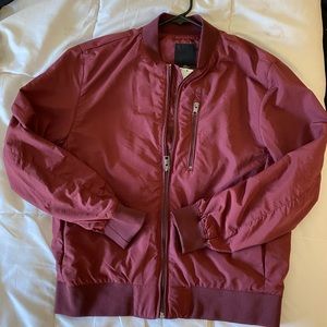 Men’s H&M maroon windbreaker. Size M